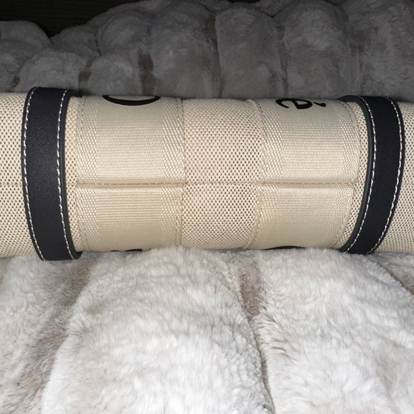 Authentic Chloe Woody Small Tote Bag with Strap - Picture 3 of 7